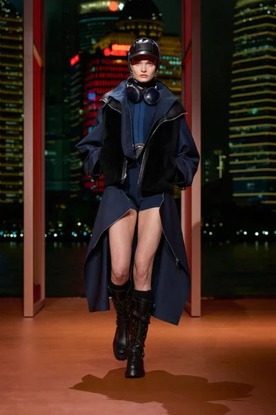 Look 54